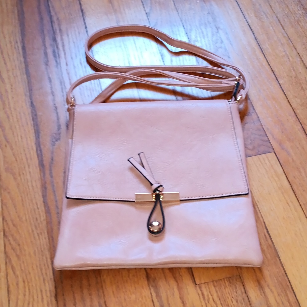 Pretty Pink 🩷 Crossbody  Bag